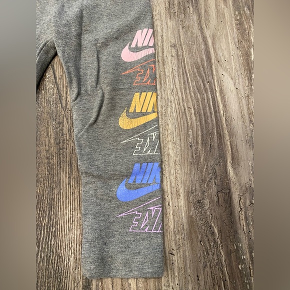 4/20 Nike 18M sweatshirt with matching leggings - Picture 6 of 8